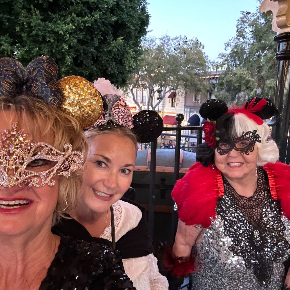 "Elegant Rhinestone Masquerade Mask – Perfect for Glamorous Events" - Picture 5 of 6